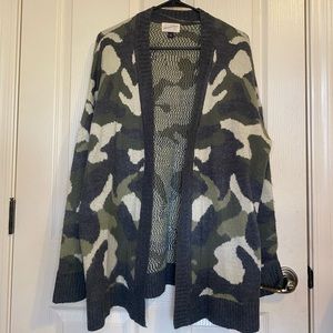 Universal Thread camo cardigan